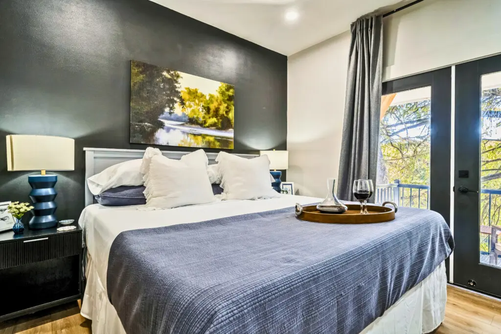 0b85c407 f7e6 4ece 9898 a8573a69652c