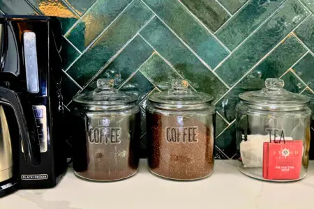 2484d458 5d78 4f04 bb58 31e098af4bc2