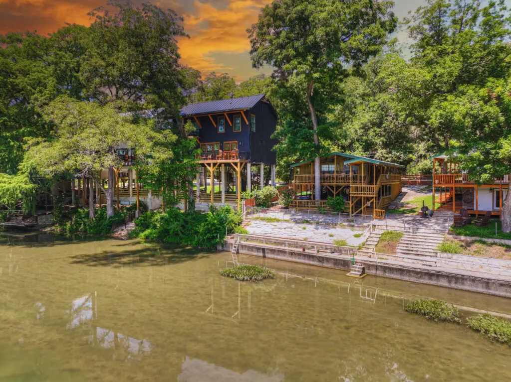 33e687c3 86fb 417a 9769 2c6781c5daf1