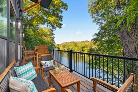 4962ffcf 8cff 4931 99f6 325b72136d3b