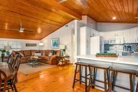 83334d11 75fc 484d 9f9b 9a732b5ff3df