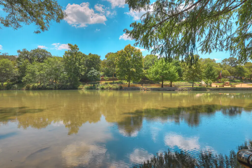 a4c533a8 6ef5 4cf5 a08e c365b21a3fd8