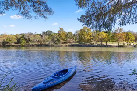 b02f01f2 f9fd 4073 95f2 b0946c3442ba