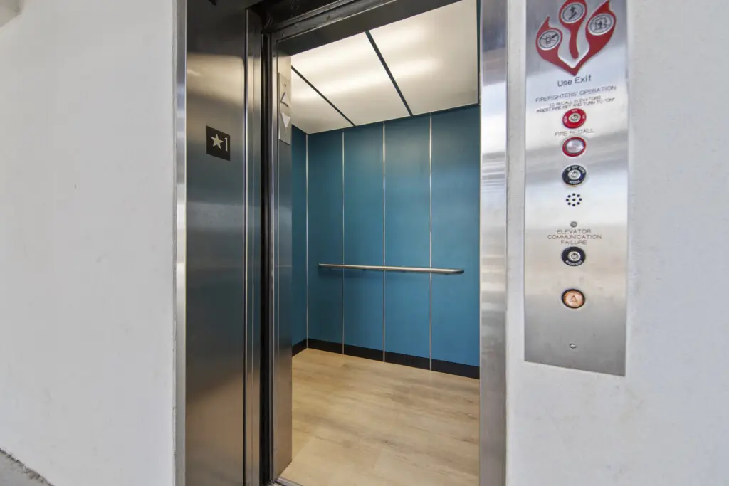 c1bee361 b5d4 4376 b60f 41c8689dd31c