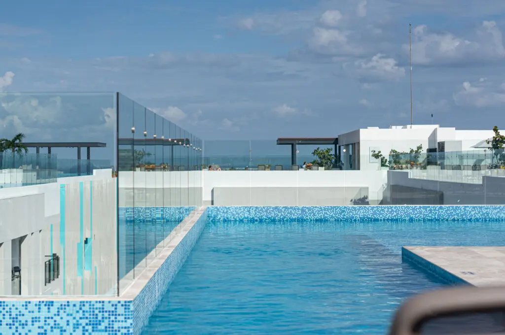 e6b33b6c f594 4600 b7e1 ec241d4e3c56