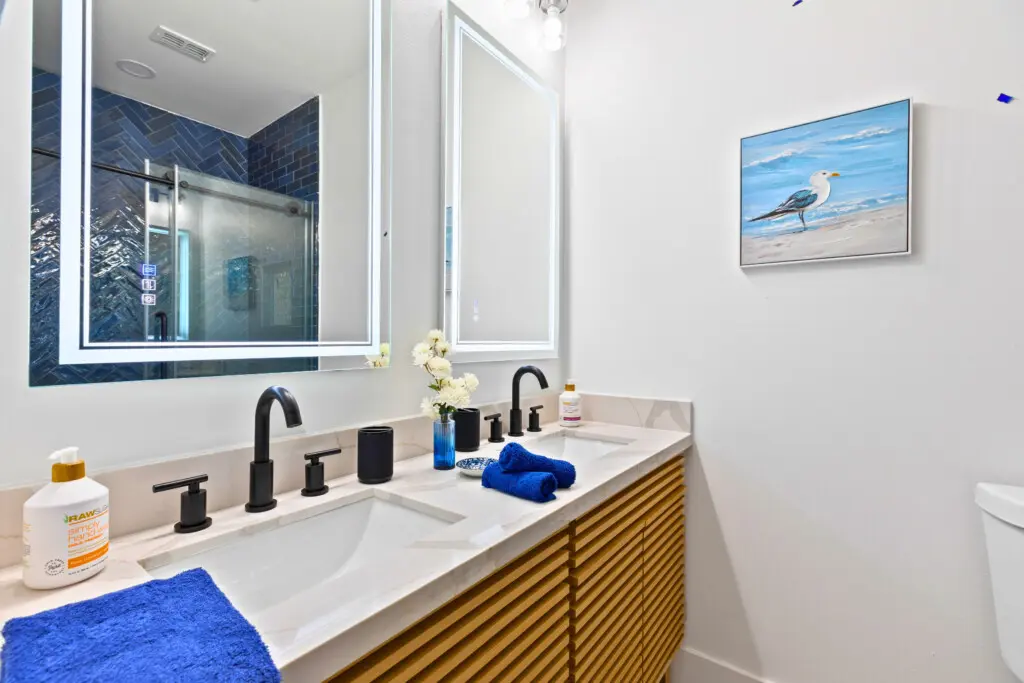 f3e68d5b 7b40 4132 a828 cd9f94a9658a